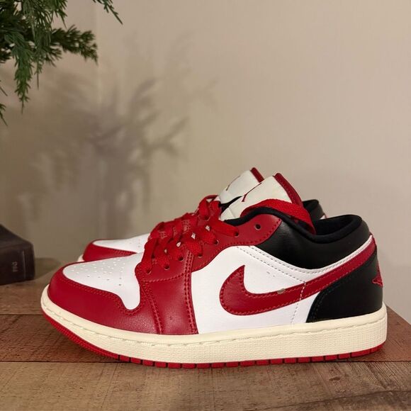 NWOB Air Jordan 1 Low - Picture 2 of 6